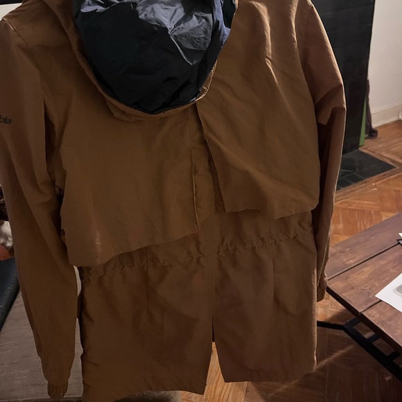Columbia wind breaker. Work a few times just too small for me. - Picture 3 of 3